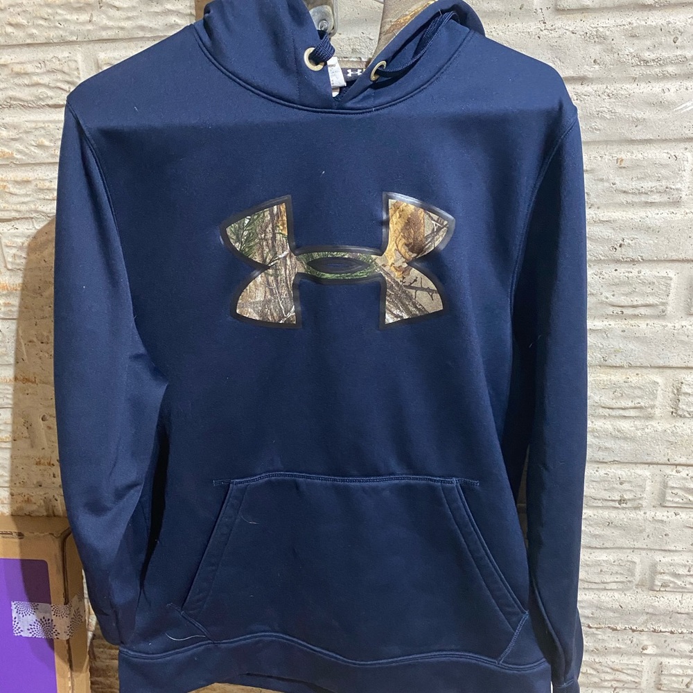 Under Armour sweatshirt